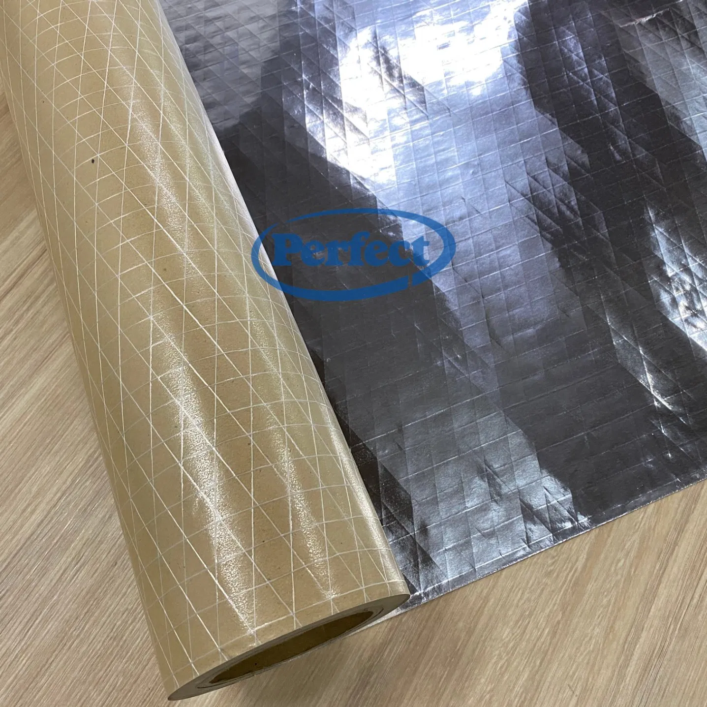 Black Liquid Keat Sealing Aluminium Foil Scrim PE Coating for Insulation