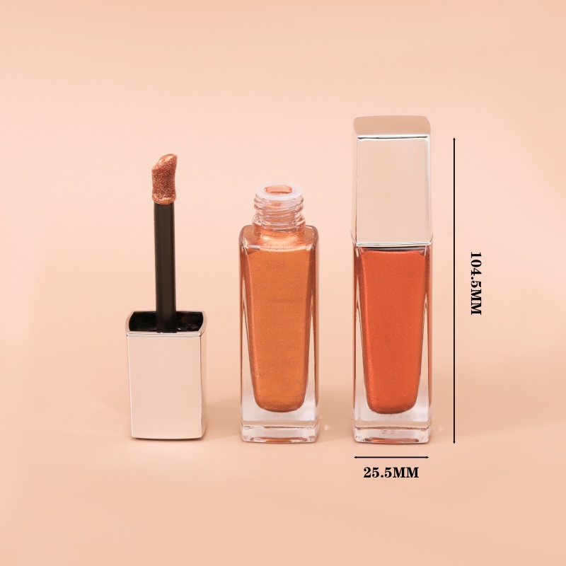 Luxurious Highlighting and Contouring Liquid for Sculpted Features