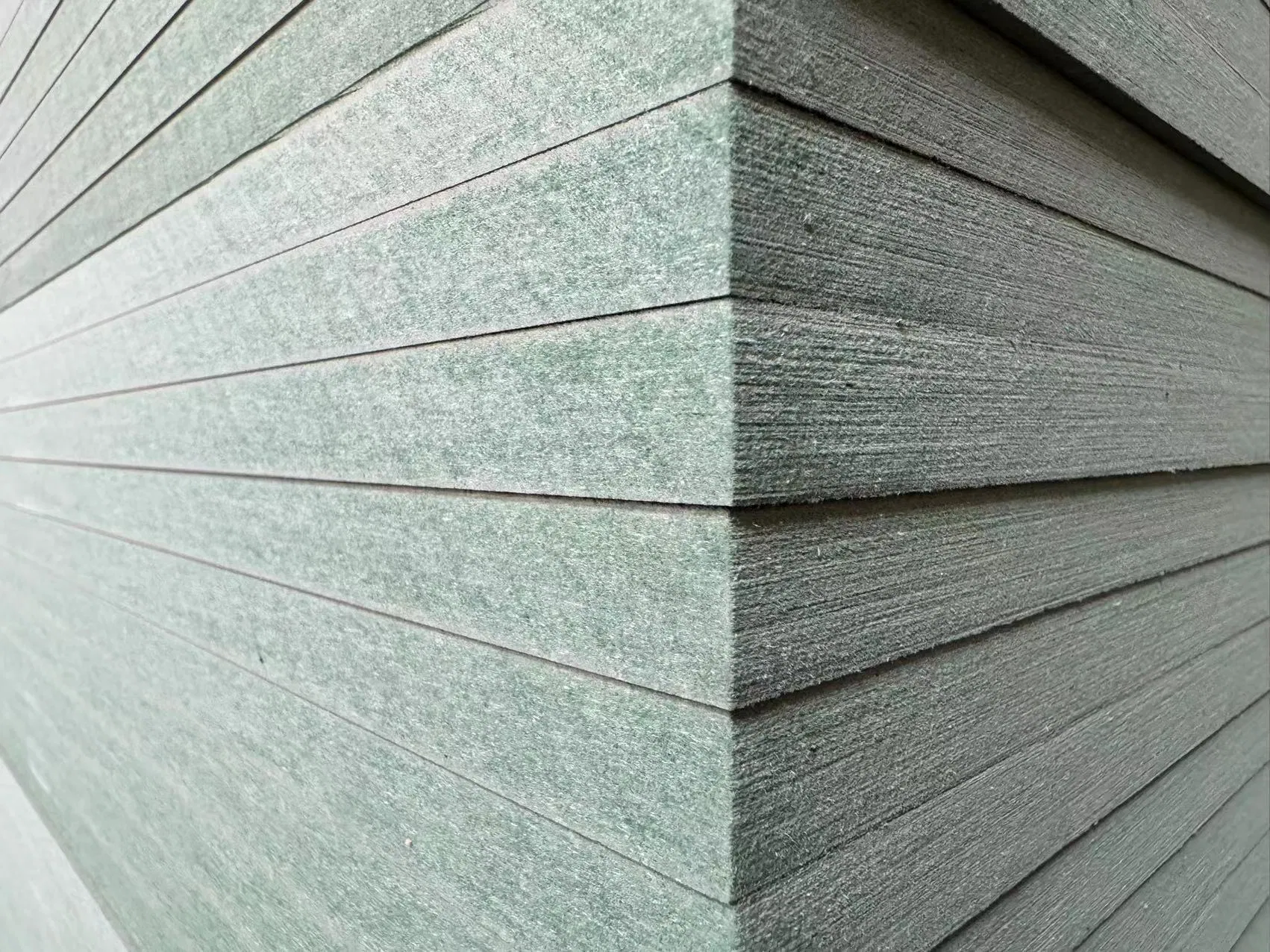 Hmr 12mm/15mm/18mm Green MDF Waterproof Resistant Melamine Coated MDF Board for Furniture and Cabinets