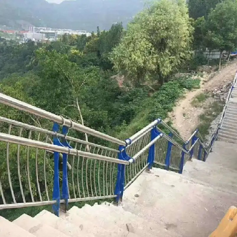 Highway Road Motorway Bridge Guard Rail Stainless Aluminum Galvanized Steel Metal Traffic Bridge Crash Barrier