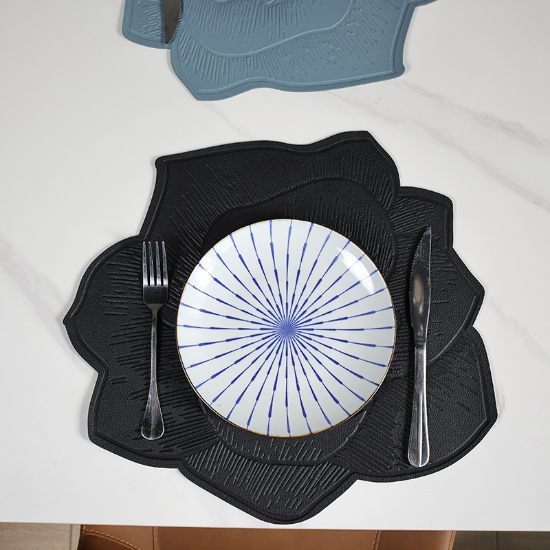 Luxury PVC Kitchen Table Mat Washable Waterproof Leather Placemat Classic Style for Table Decoration