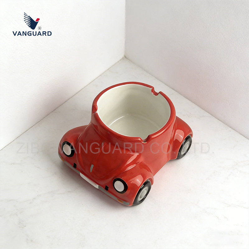 Top Collection Resin Keepsake Resin Ornament Ashtray Custom Car Design Resin Statue for Home Decoration