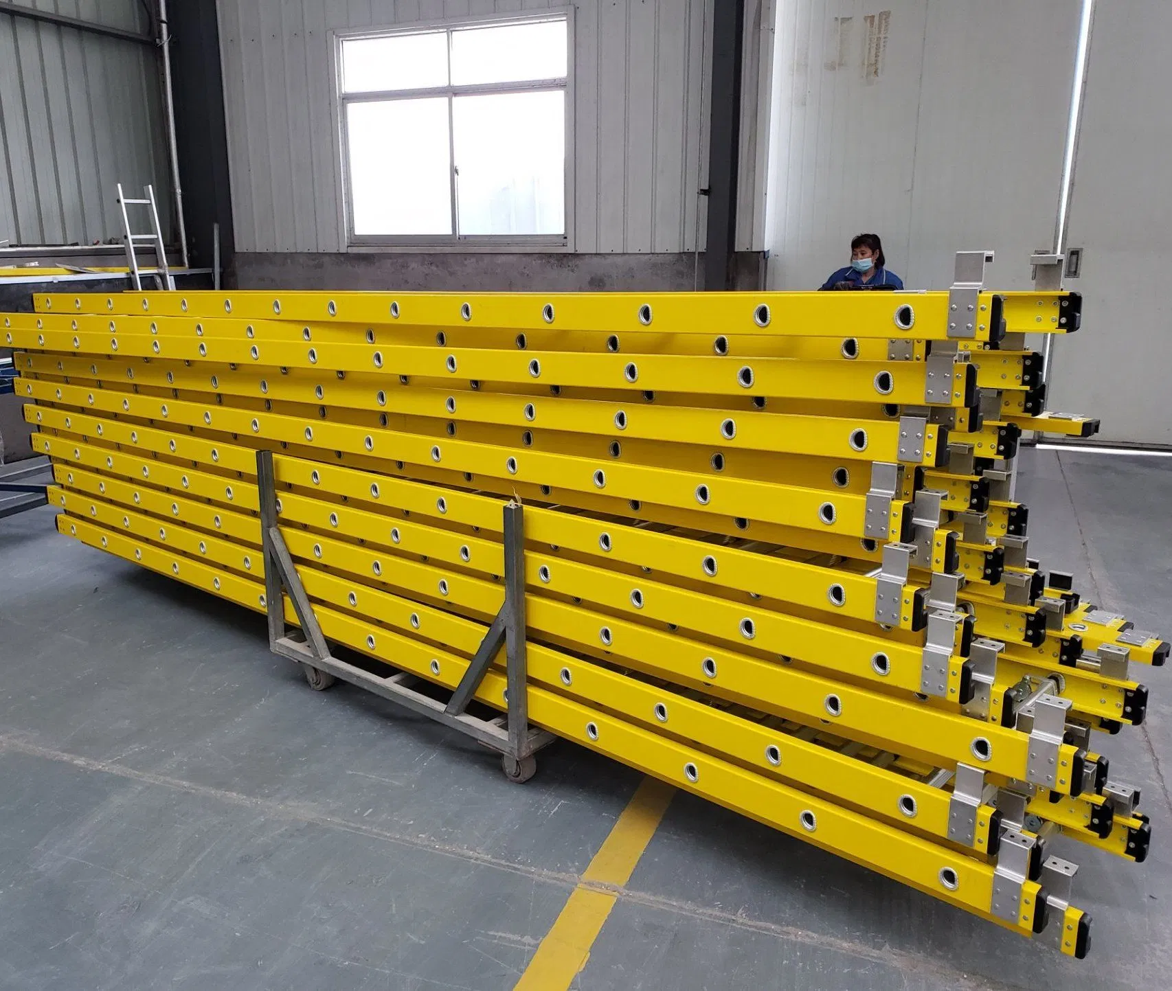 150kg Capacity Mighty Fiberglass Telescopic Ladder / Stair