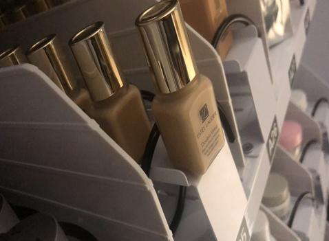 Weimi Vending Machine Beauty for Makeup Perfume Products with 21.5 Inch Touch Screen for Lipstick Eyelash