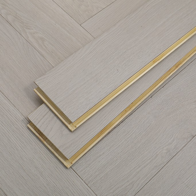 Customized Multi-Layer Solid Wood Flooring, Oak Herringbone Parquet Flooring