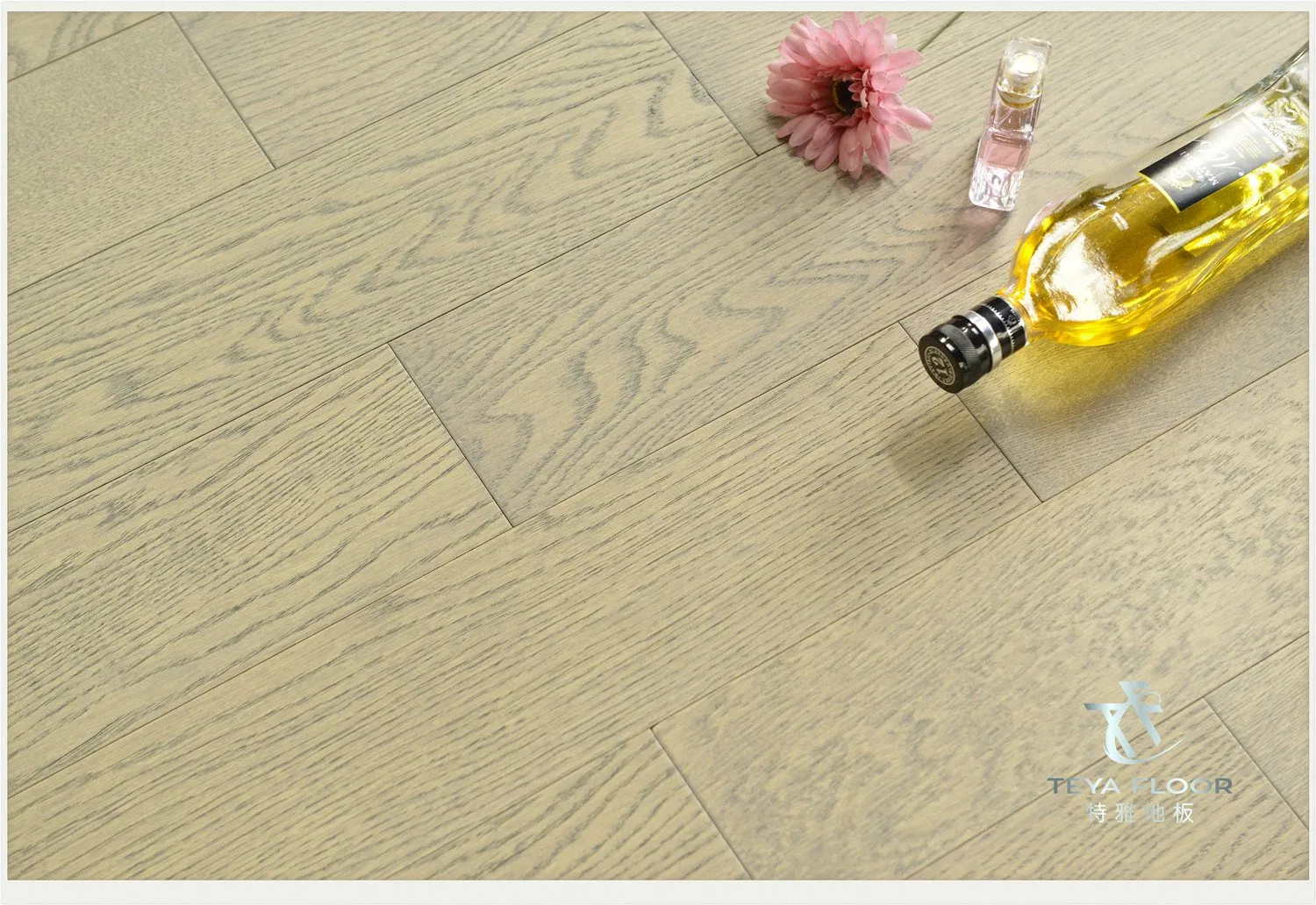 Oak Engineered Wood Flooring, Grey Color, UV Lacquer