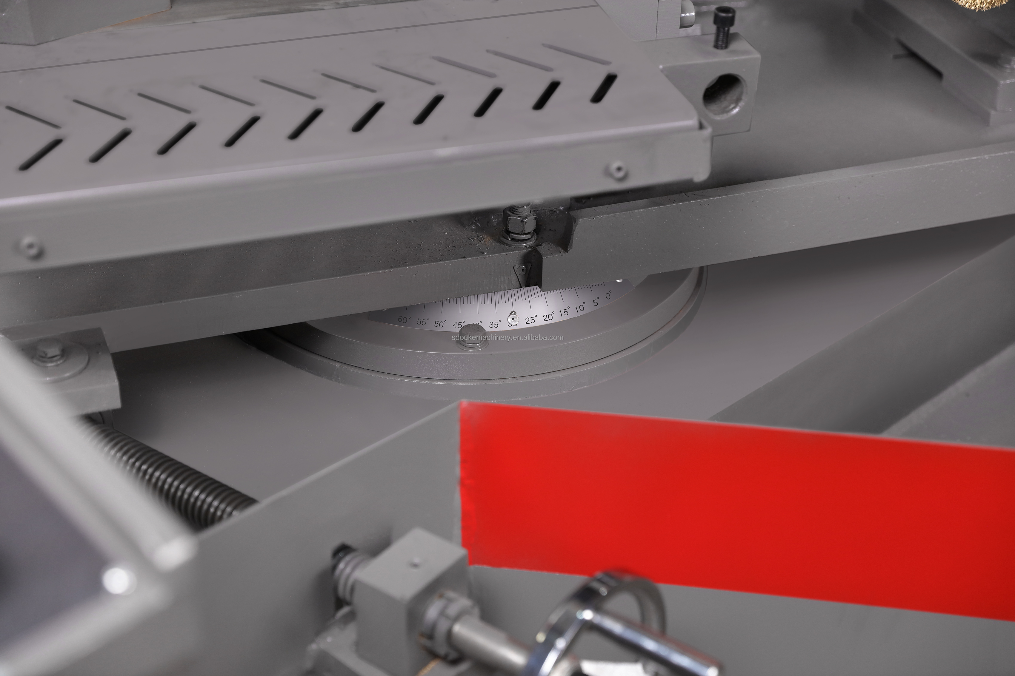 Ленточная пила по металлу автоматическая угловая CE