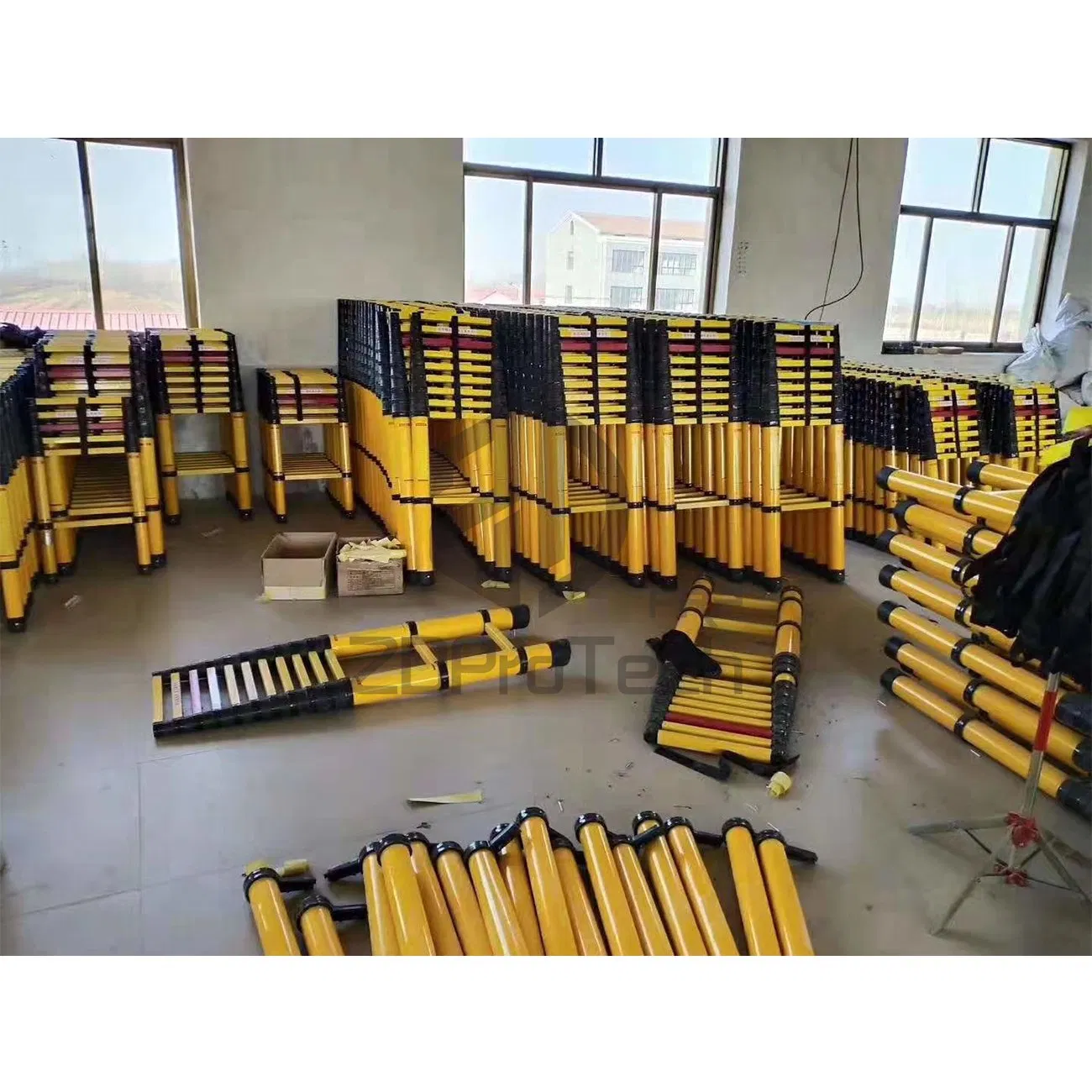 FRP/GRP Fiberglass Telescopic Ladder for Electric Power Maintenance.