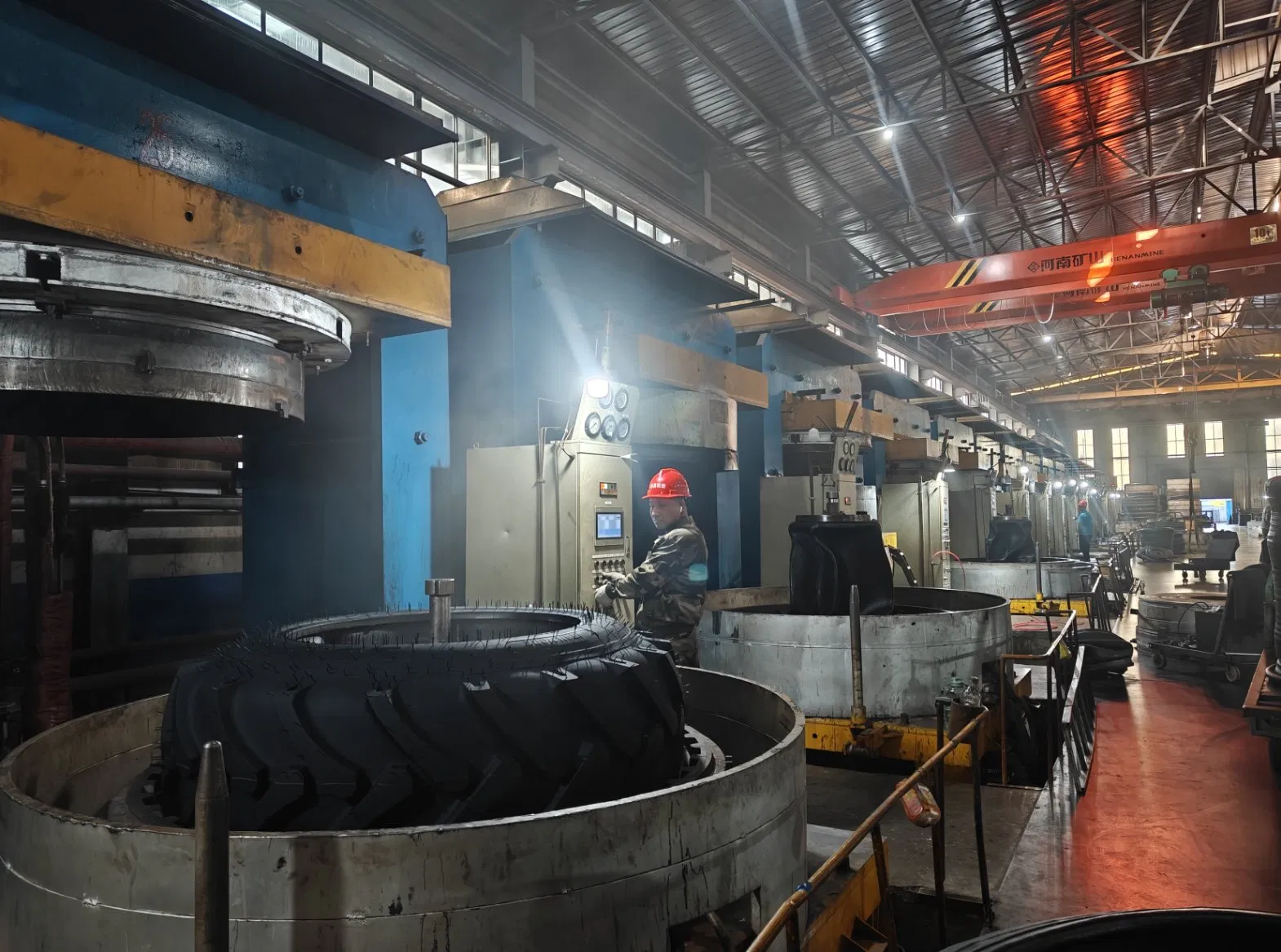 Экономичный комплект из четырех сельскохозяйственных шин 5.50-16 и 6.00-16 для прицепов