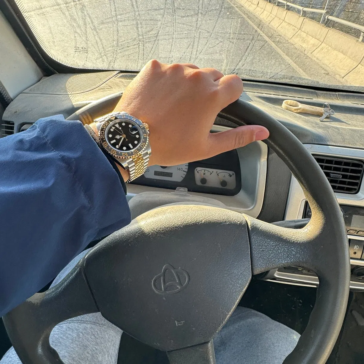 2026 Factory Fashion Designer Sport Watch Replica Wholesale Watches 40mm Luminous100m Water Resistance Men's Gift Watch