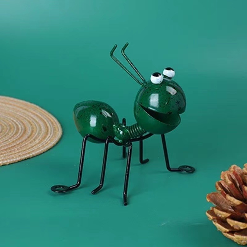 Декор настенный металлический Милый муравей арт-деко