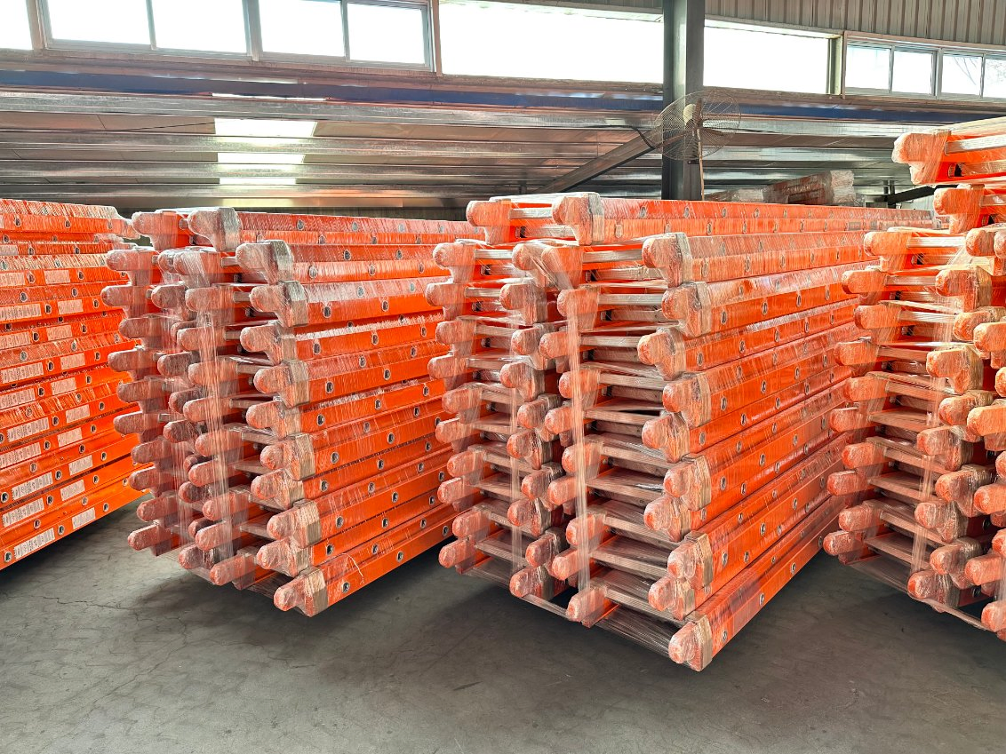 4-10 Meters 2 Sections Top Quality Fiberglass Telescopic Ladder Manufacturer Supply