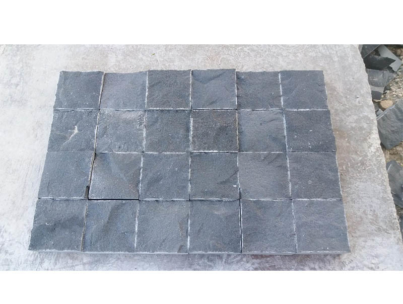 Wholesale and Cheap Black Granite Rough Natural Basalt for Cubicstone/Cobble/Paving Stone/ Cobblestone