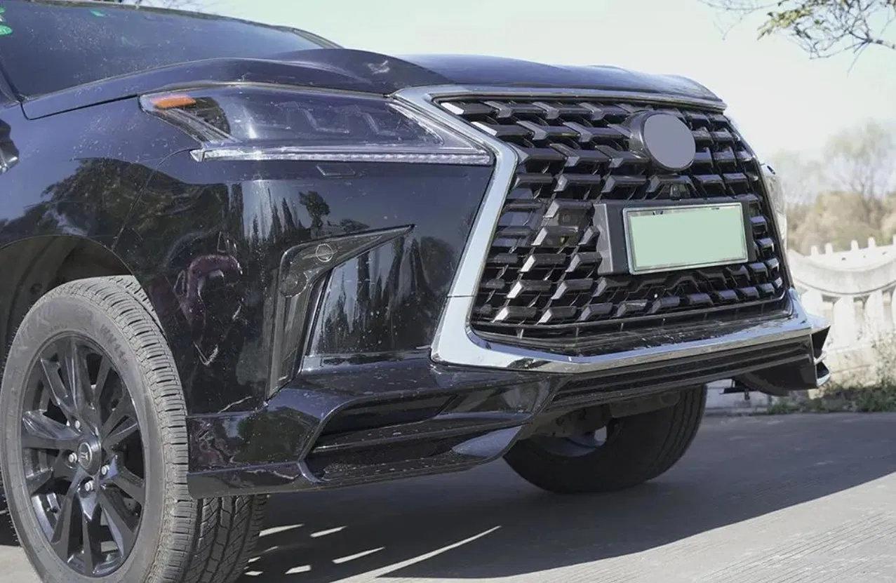 Комплект обвесов Lexus 570 2021: решетка радиатора и накладки на бампера