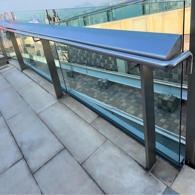 Custom Stainless Steel Fence Stainless Steel Pipe Cutting Welding Grinding