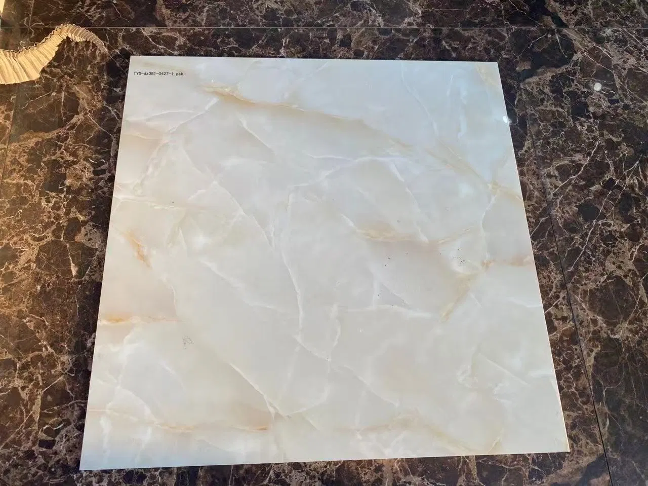 Напольная плитка 60x60 см Elegant для современного интерьера