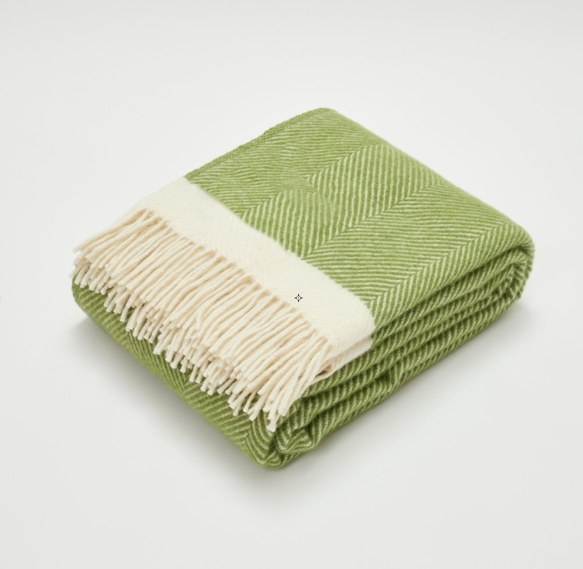 Classic Twill Wool Throw Blanket with Fringes for Autumn
