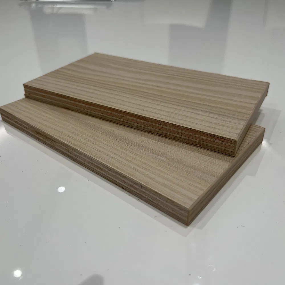 4*8FT 18mm High Quality Synchronized Melamine Plywood for Decor Pressure Treated Plywood