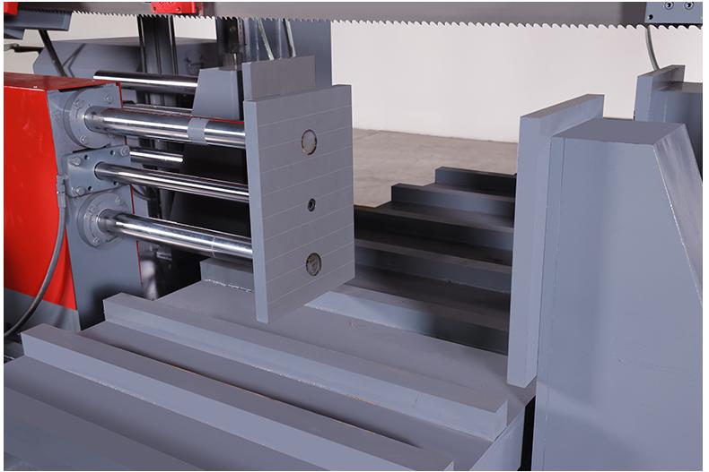 Ленточнопильный станок по металлу полуавтоматический горизонтальный