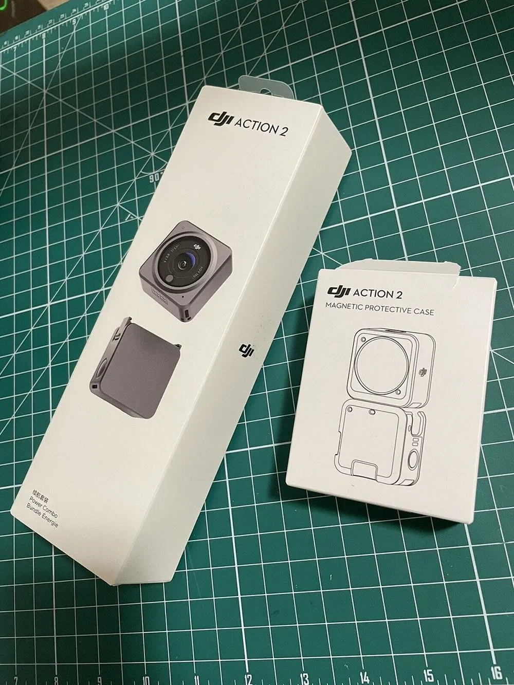 Action 2 Dual-Screen Combo - 4K Action Camera with Dual OLED Touchscreens