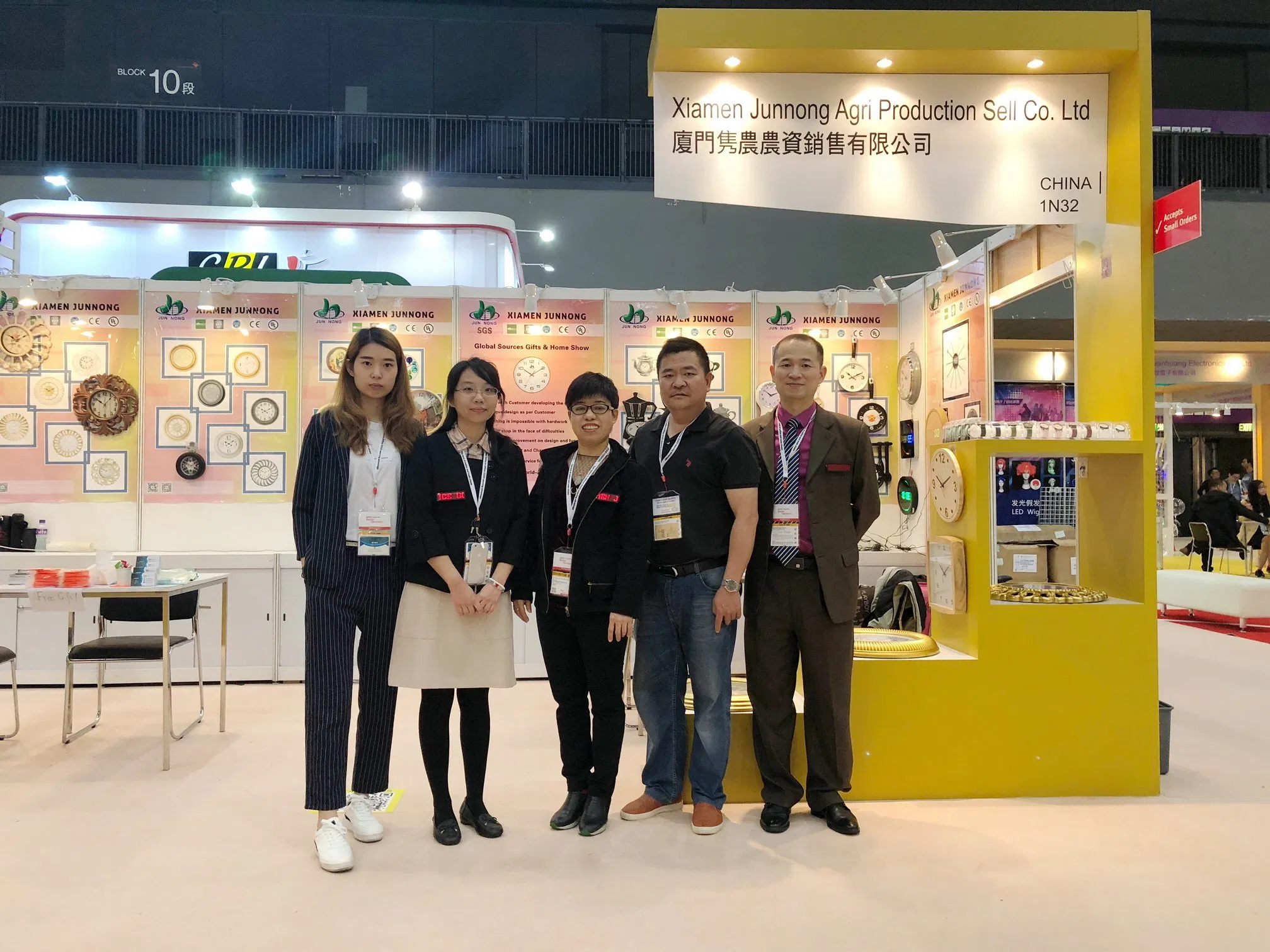 Big Home Decoration Golden Round Indian Style Wall Clock