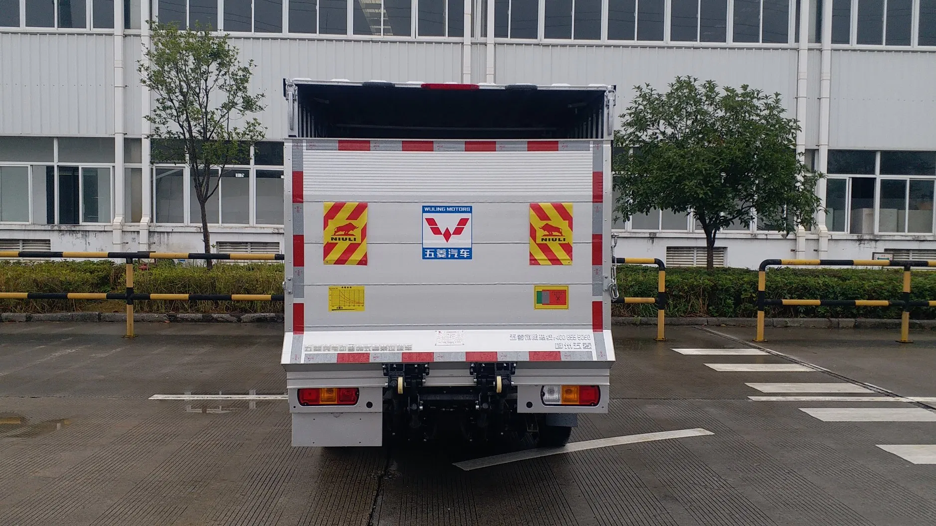 Niuli Light Strong Compact Tail Lift for Vehicles CE Certified