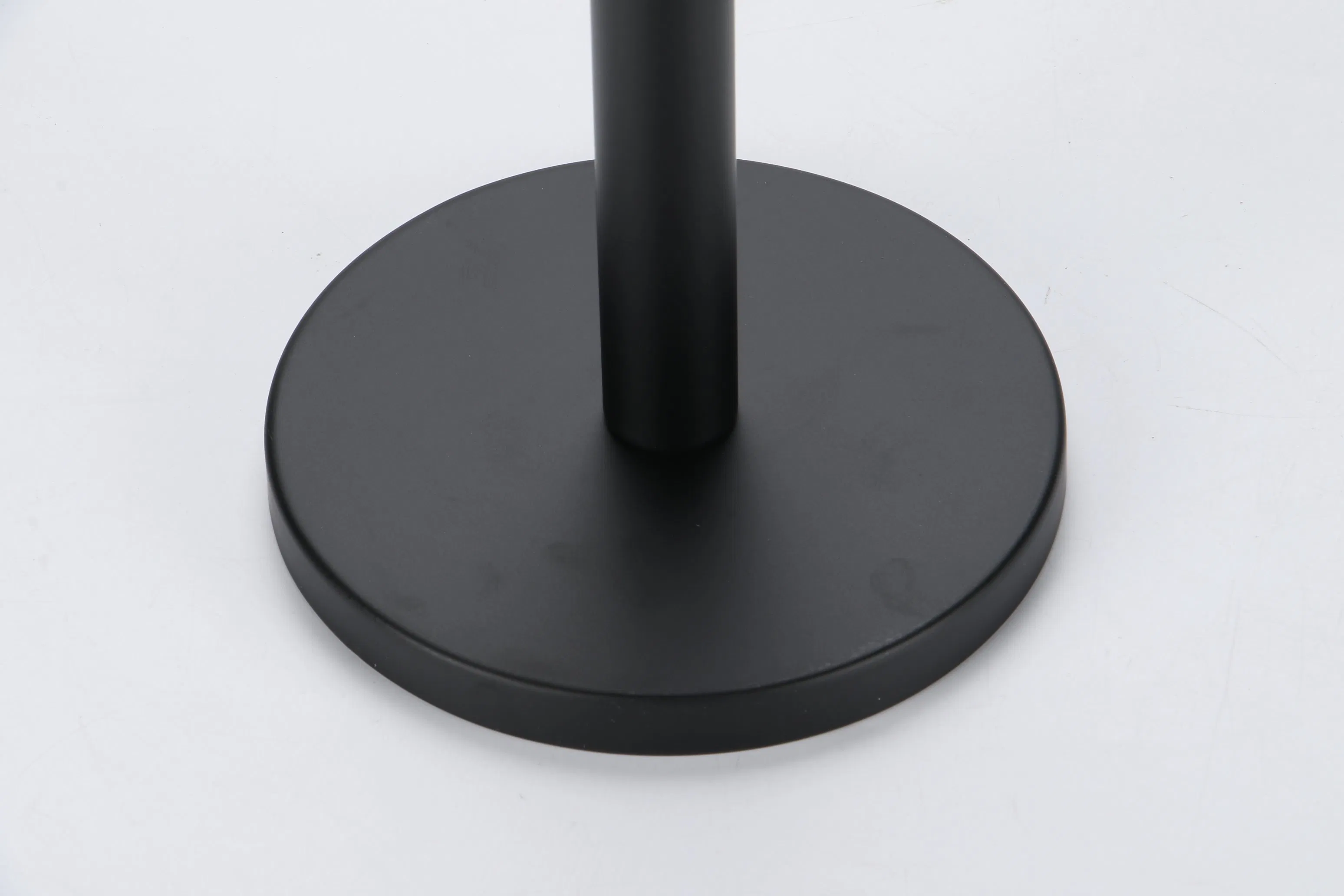 Countertop Metal Round Base Roll Paper Holder Standing Paper Towel Tissue Holder for Kitchen