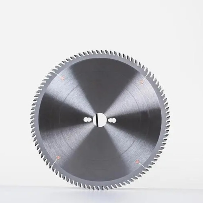 Алмазный диск для резки дерева, камня и металла