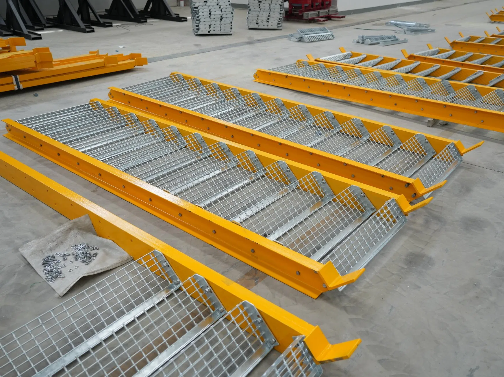 Widely Used G655 Heavy Duty Press Welded Steel Grating for Truck Loading Dock & Offshore Platform
