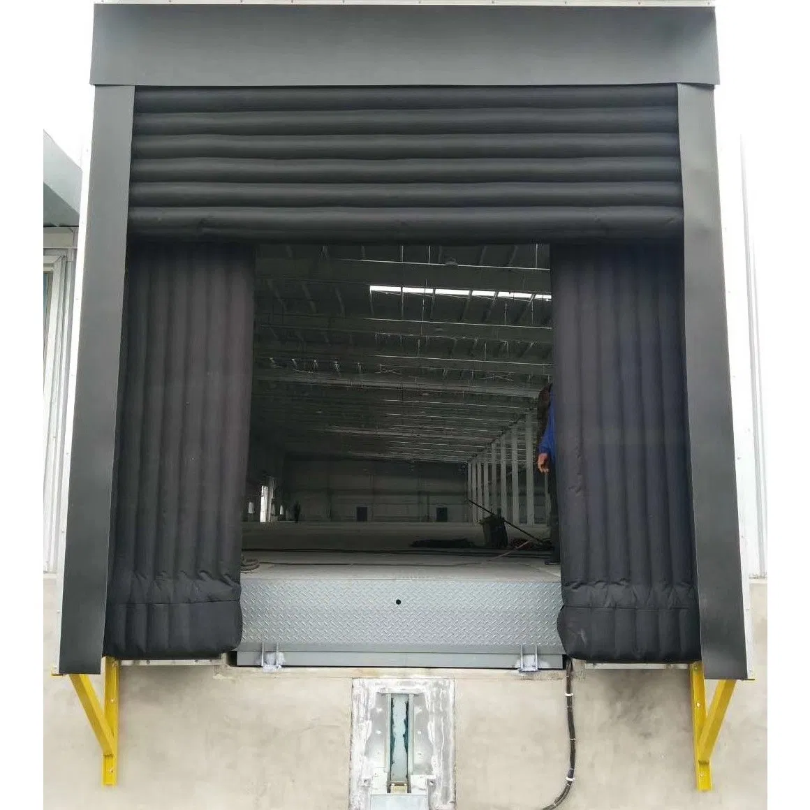 Food Factory Cold Warehouse PVC Fabric Retractable Loading Bay Loading Container Logistics Anti-Crush Adjustable Inflatable Dock Shelter Dock Door Shelter