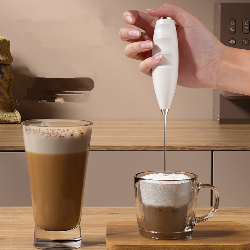 Практичный электрический блендер для дома