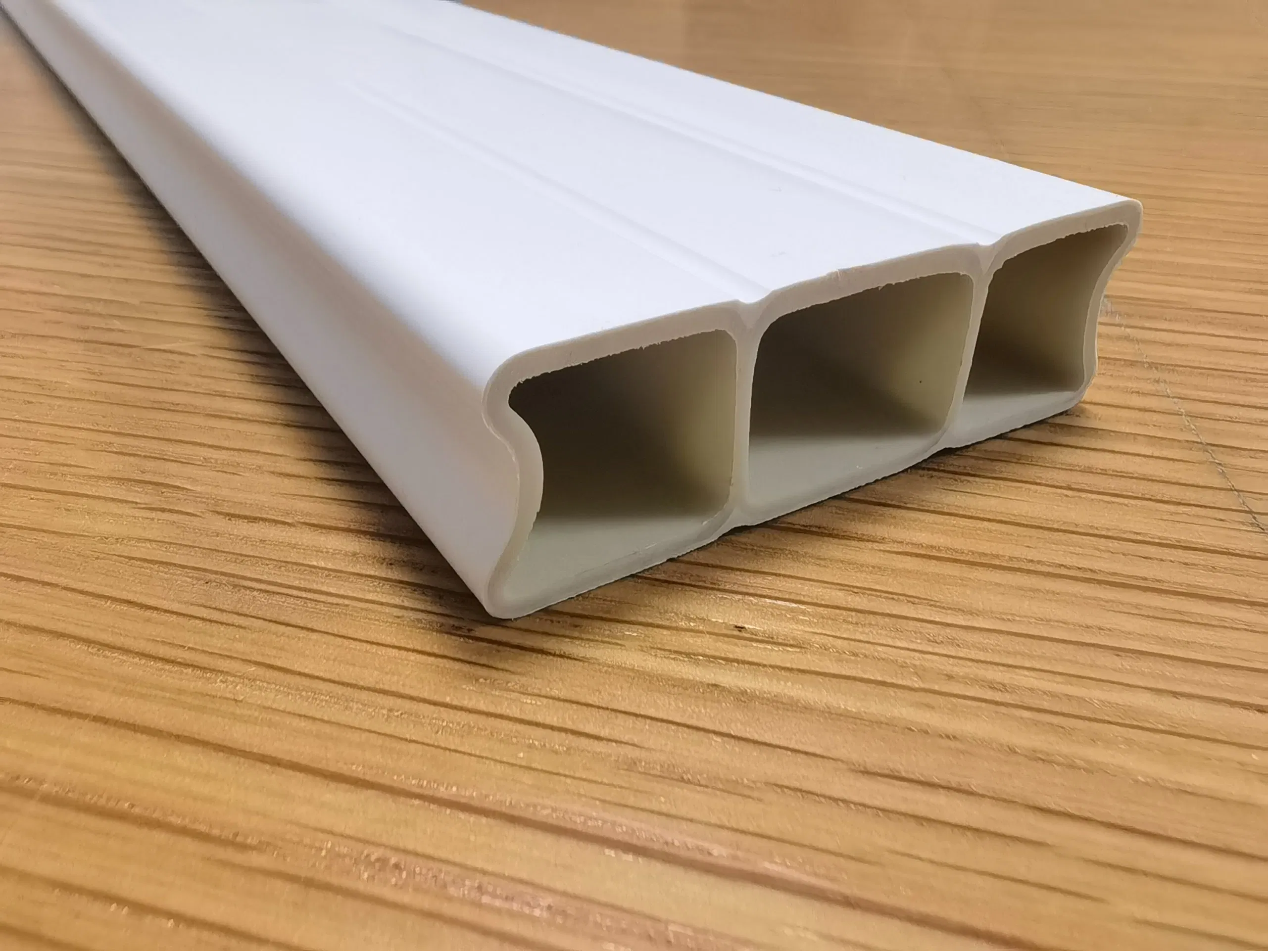 China Factory Supply T Shaped Bottom Rail for 50mm Venetian Blinds