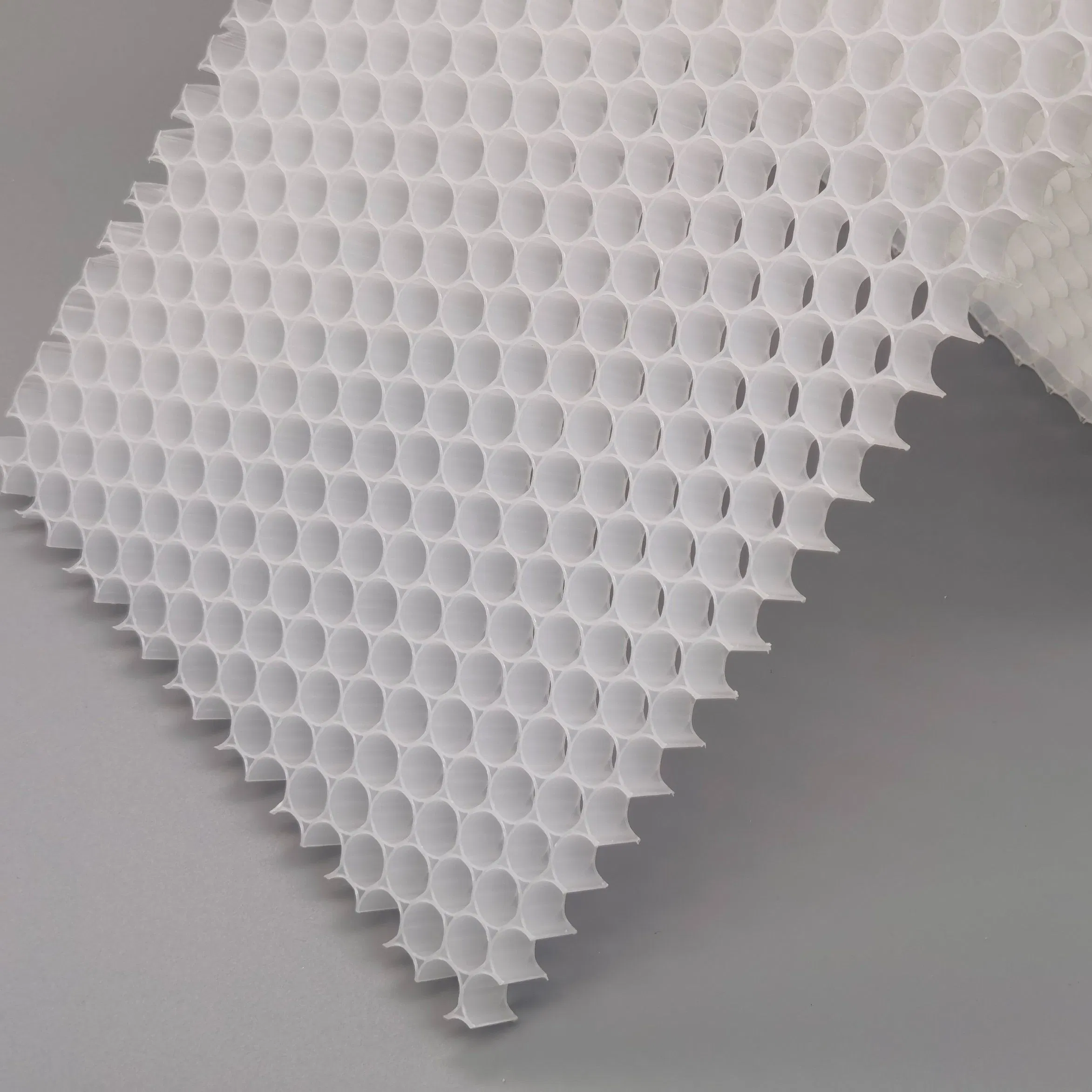PP Honeycomb Core/Plastic Honeycomb Core Is Used for Air Filter Element/Composite Sheet/Water Saw Cutting Platform.