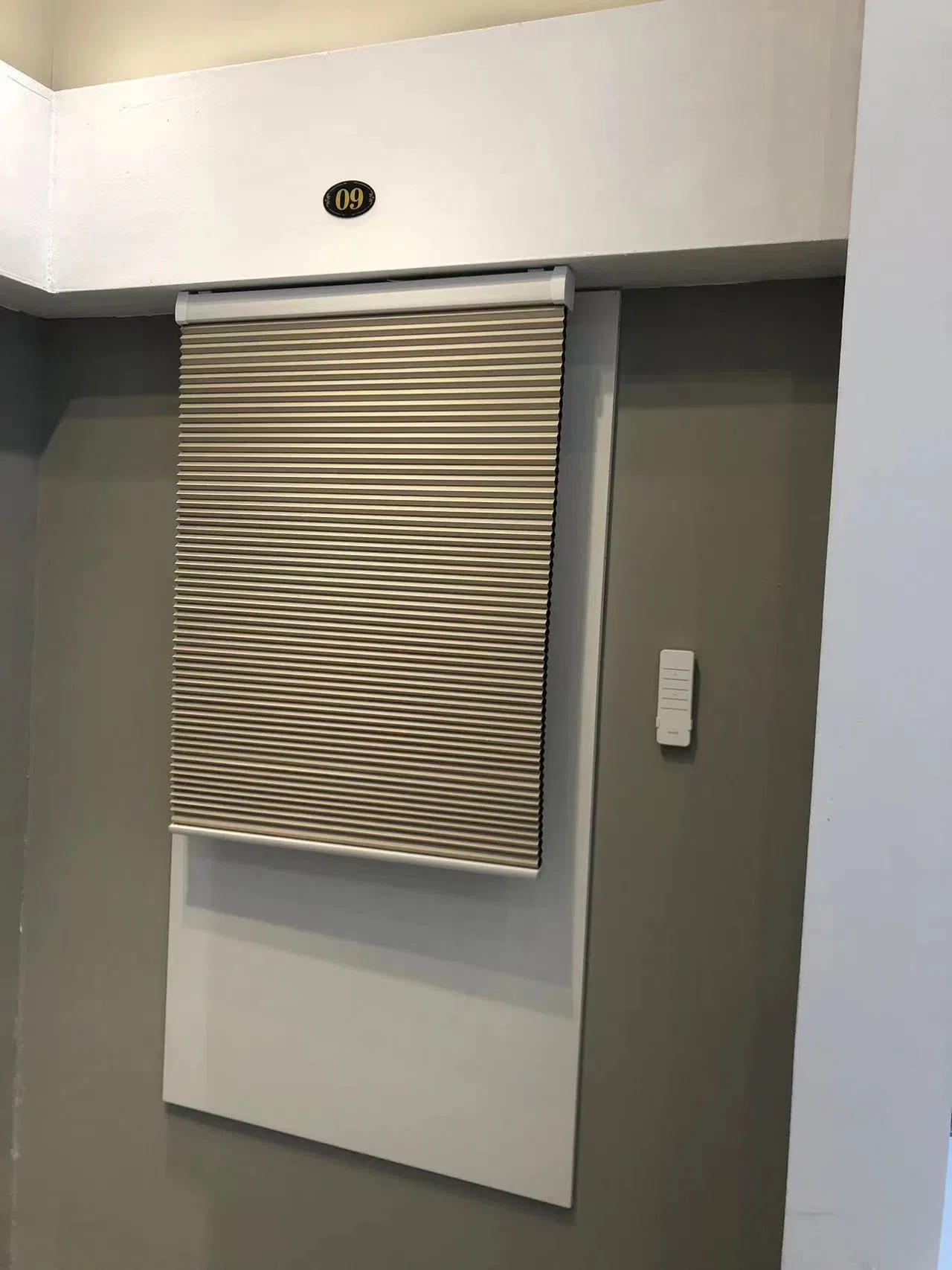 Versatile Solar Honeycomb Blinds for Optimal Energy Savings