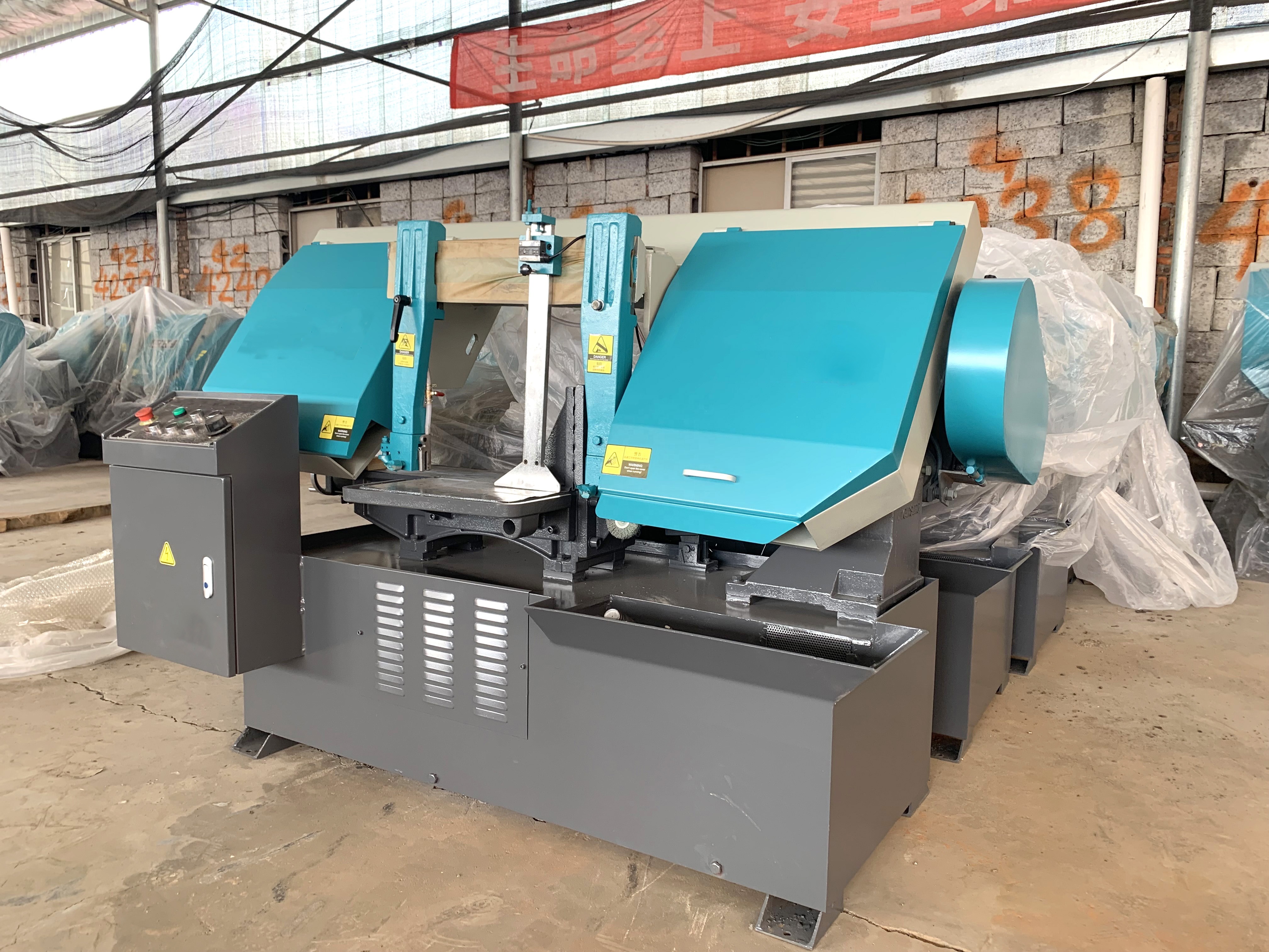 Станок ленточнопильный полуавтоматический по металлу