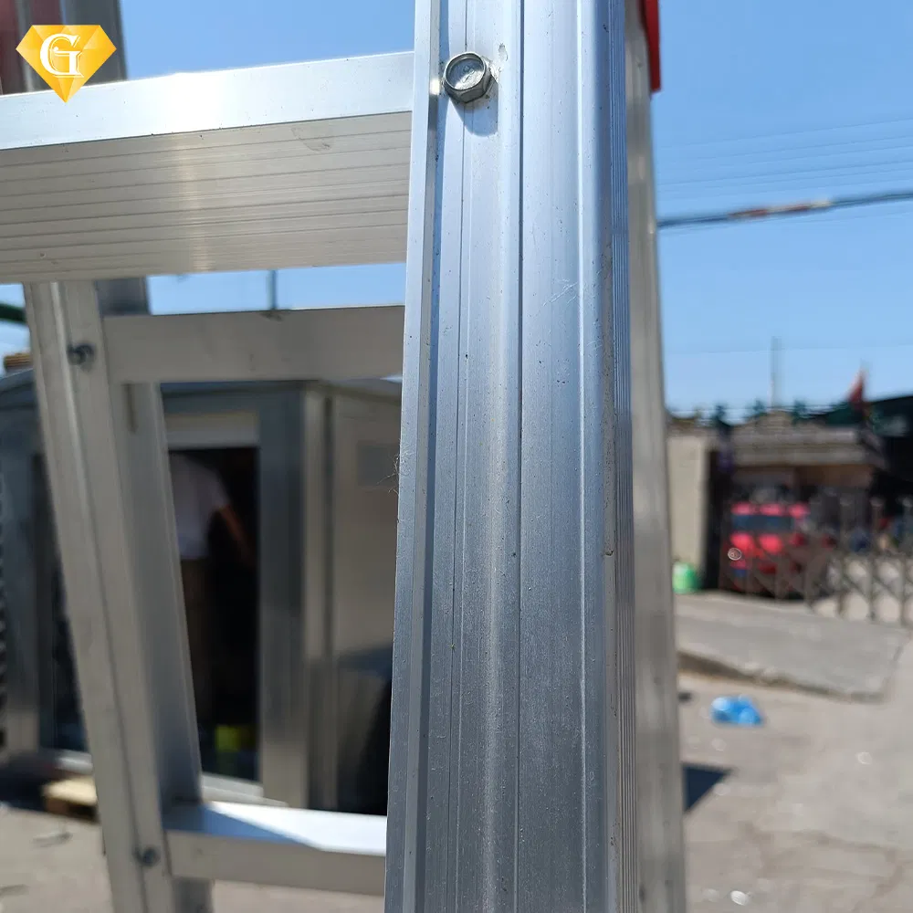 Portable Aluminum Ladder Ideal for Indoor and Outdoor Projects