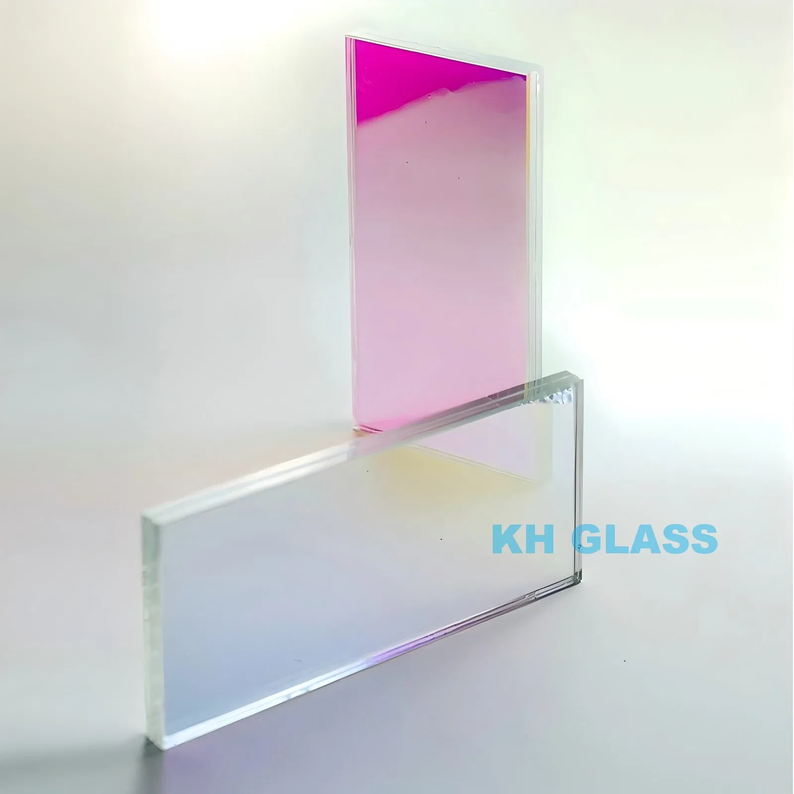 Elegant Glass Partition with Sleek Mirror Finish for Modern Decor