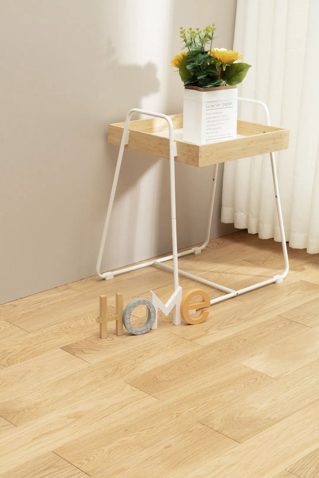 European Solid Oak Wood Floor Indoor Modern Design 610mm Length 18mm Thickness Smooth Hardwood Flooring
