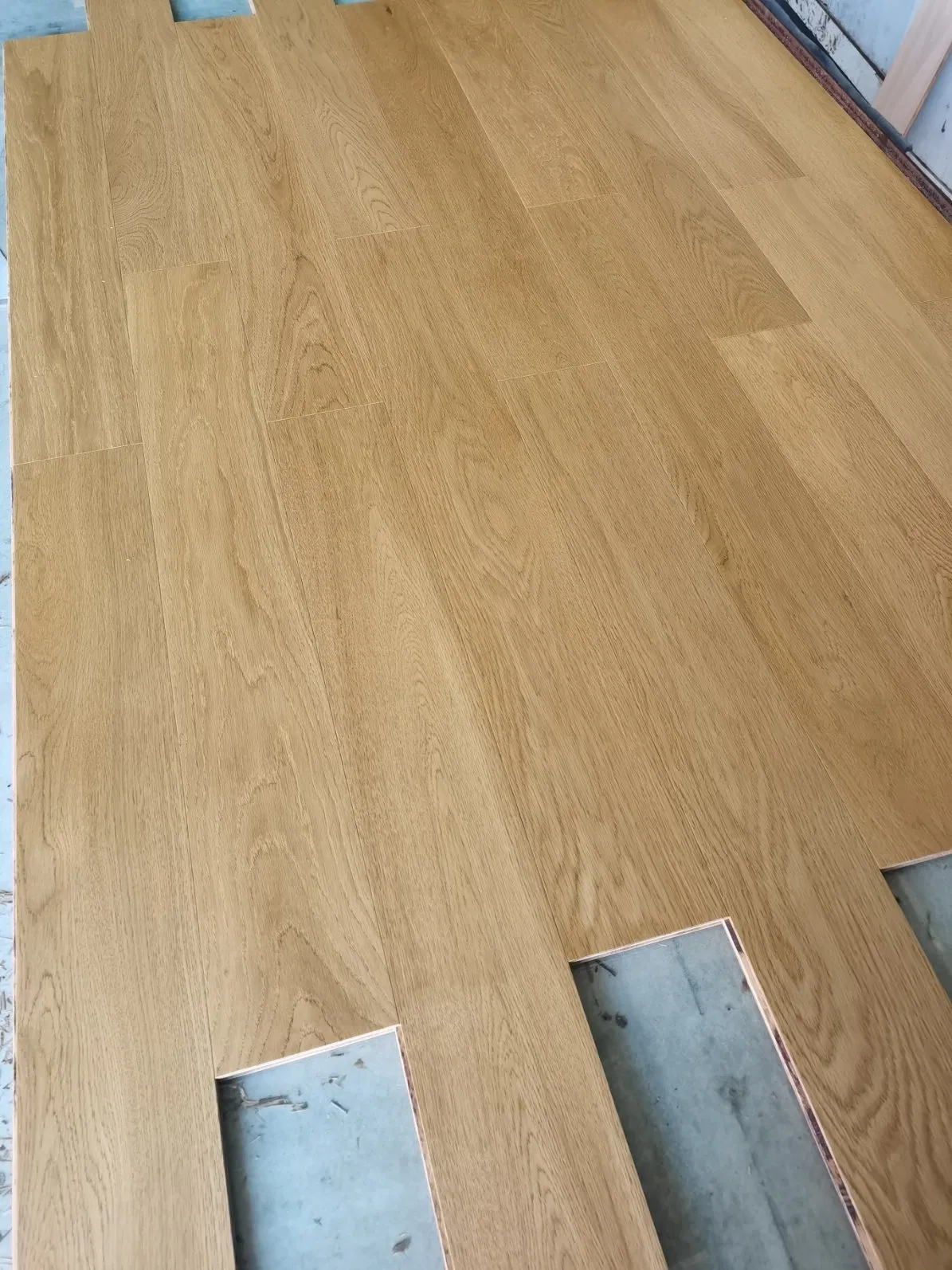 Eco Indoor Timber Flooring Multilayered European 15mm 18mm Engineered Hardwood White Oak Wood Flooring