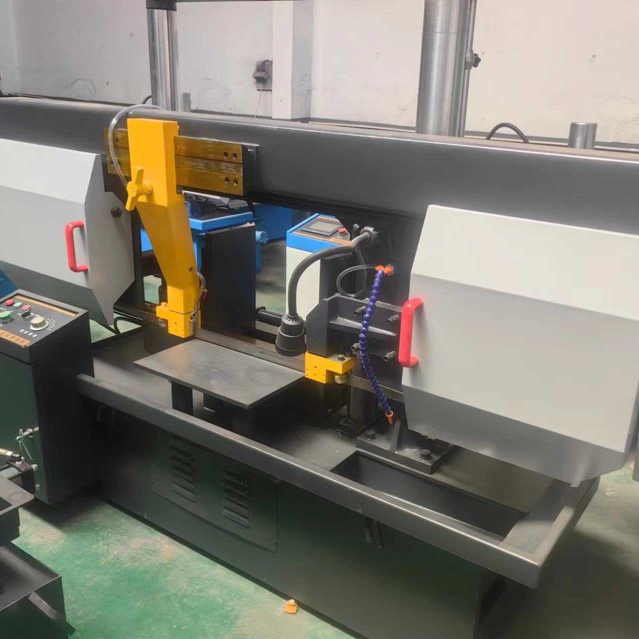 Станок ленточнопильный полуавтоматический угловой резки 45°