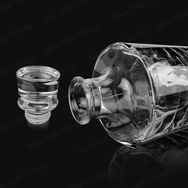 Heavy Base Whiskey Crystal Drinking Glassware Embossed Mountain Whiskey Decanter with Wooden Box Set for Men