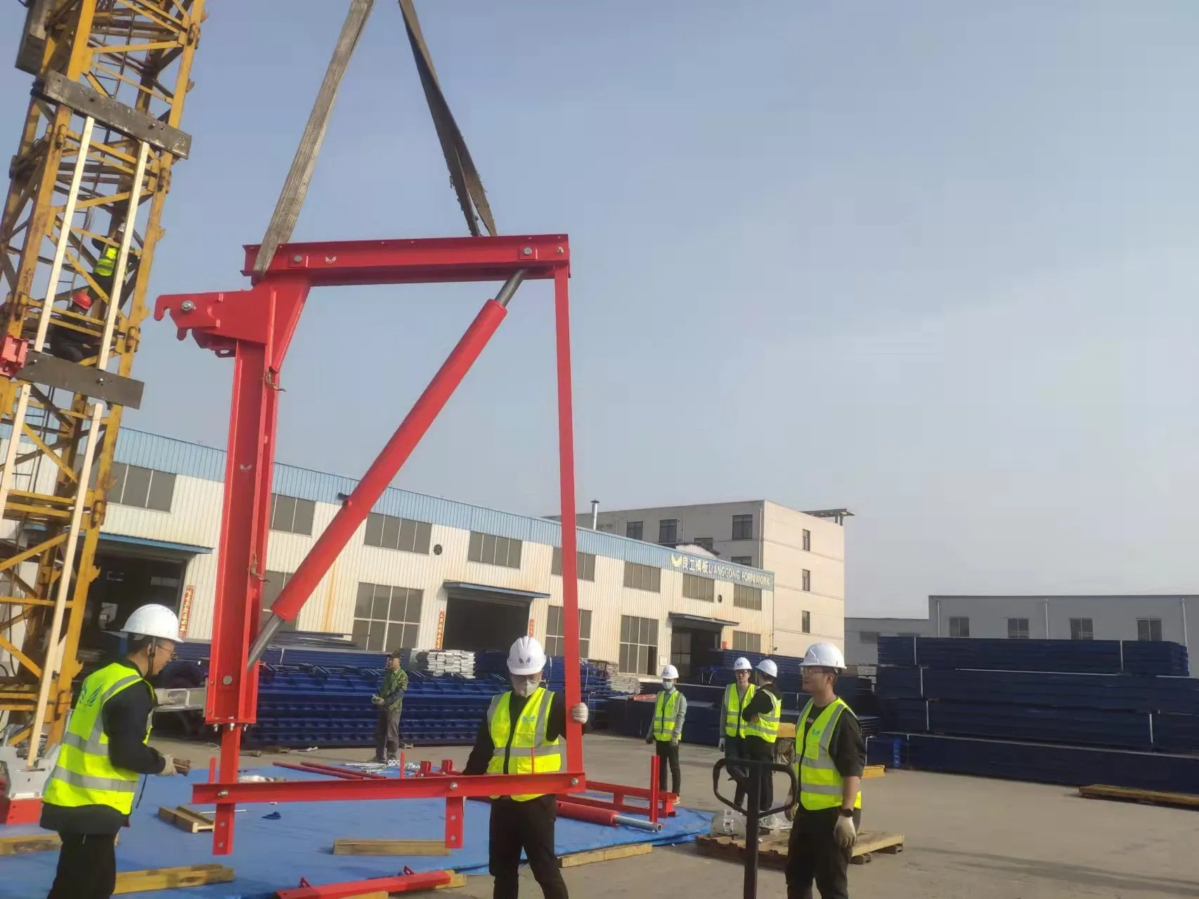 Hydraulic Auto Self-Climbing Formwork System for High Rise Buildings
