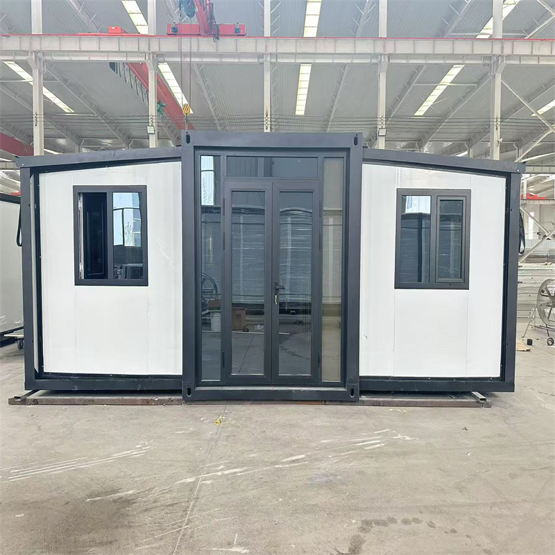 Grade 10 Dormitories Plastic Film Packaging Tiny House Expandable Office