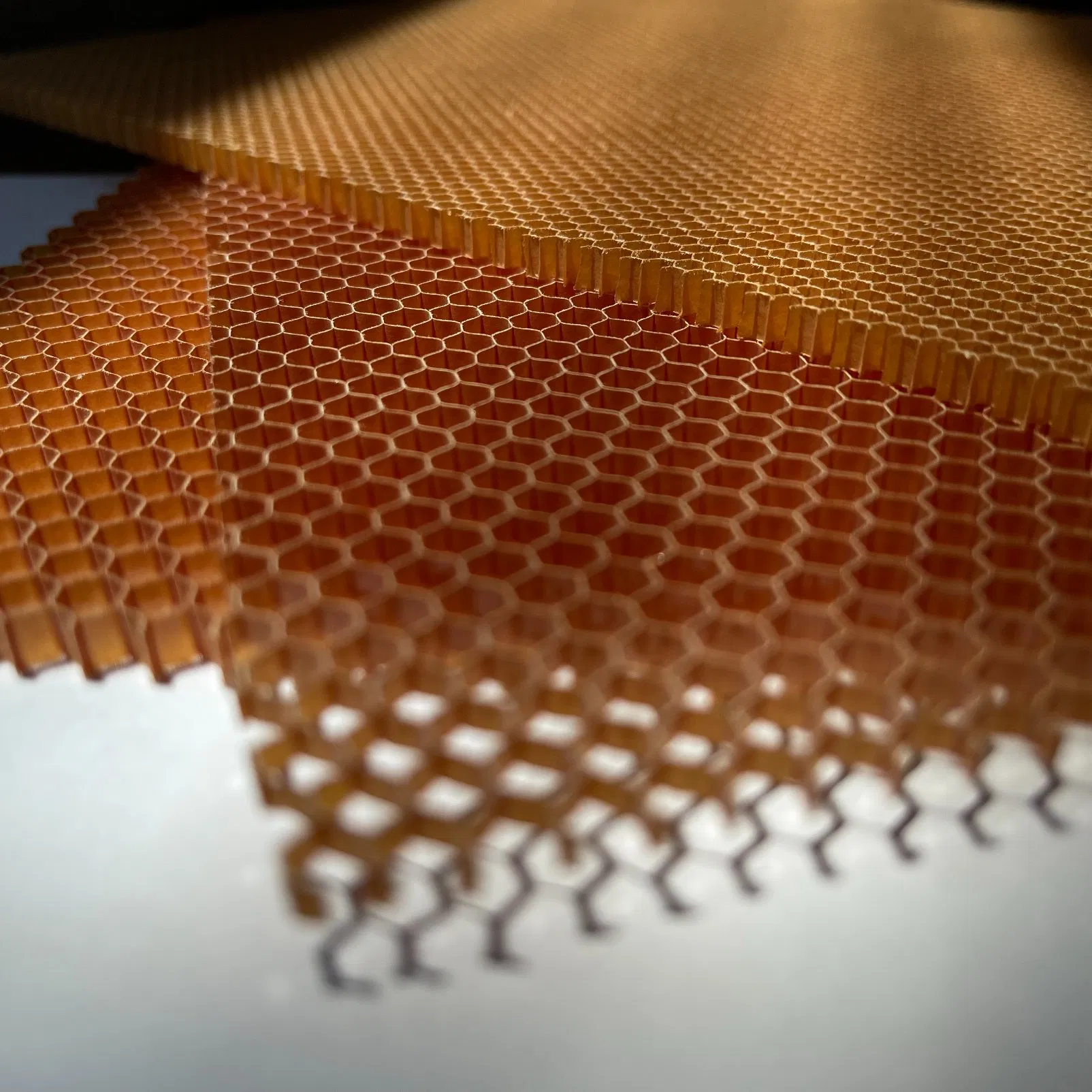 China Factory Wholesale Aramid Paper Honeycomb Core Sandwich Panel Price for Aerospace