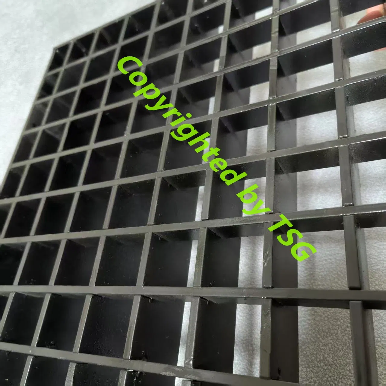 Type Dpl or Type Dt Dovetail Press-Locked Steel Bar Gratings Ideal for Architectural and Ornamental Applications