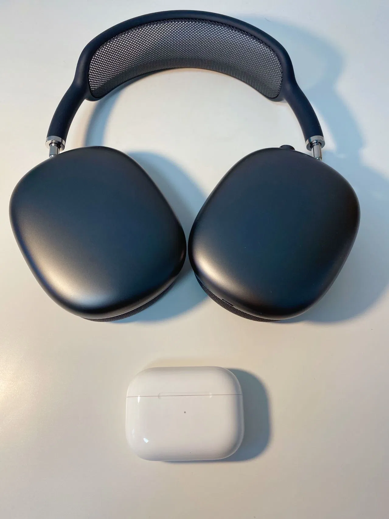 Наушники Max с шумоподавлением и пространственным звуком