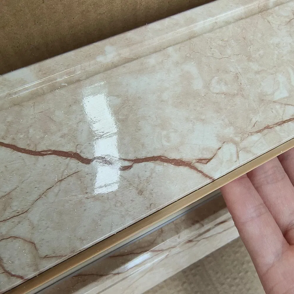 High Quality Plastic/Spc/PVC/Wooden/Laminated Floor Tile Accessory Skirting