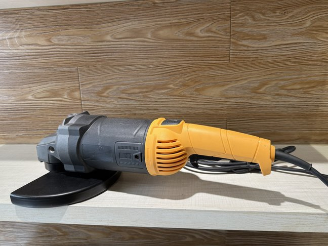 Угловая шлифмашина Xianchuan 230A для бетона