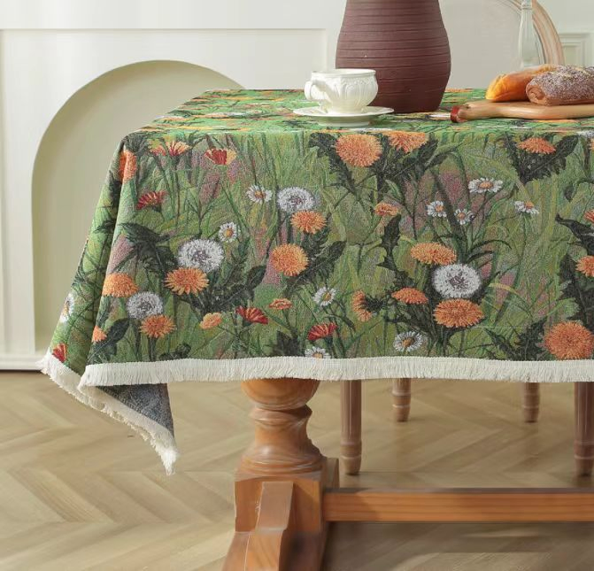 Flowers Jacquard Polyester Dining Table Runner with Tassels for Home and Festivals