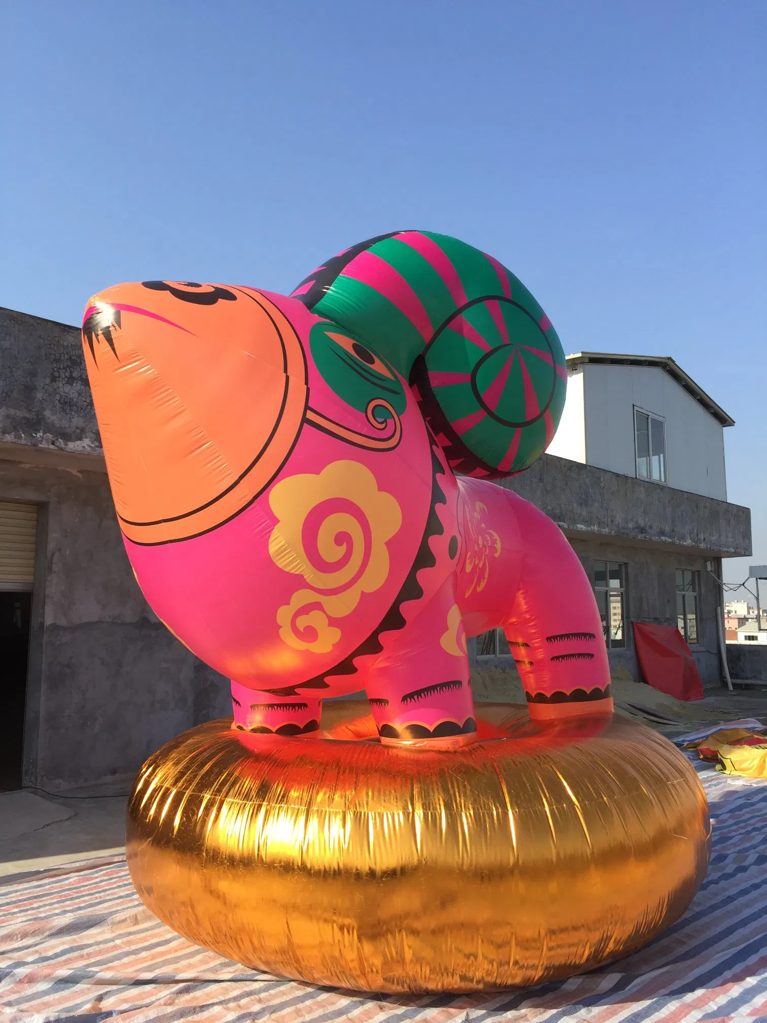 Customized Event Decoration PVC Inflatable Cartoon 3D Model for Outdoor Advertising